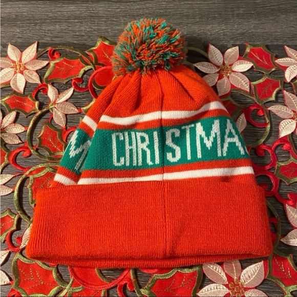 Griswold Family National Lampoon’s Christmas Vacation Chevy Chase Pom Beanie Hat - Picture 3 of 8